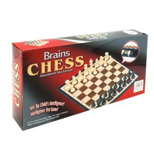 Perinteinen shakki-peli, jonka pelilaudan sisälle mahtuu nappulat